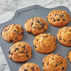 12-Cup Muffin Pan / Nonstick Baking Perfection by All-Clad