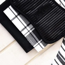 2-Pack Black Potholder Set / All-Clad Heat-Resistant Kitchen Essentials