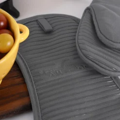 2-Pack Pewter Grey Potholder Set / Elegant and Effective Heat Protection