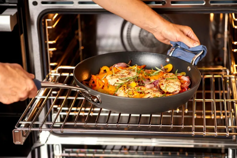 2-Piece Fry Pan Set / All-Clad Essentials Nonstick (8.5-inch and 10.5-inch)