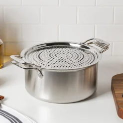 8-Quart Stockpot with Splatter Guard / All-Clad D5 Brushed Stainless Masterpiece