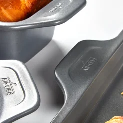 Square Cake Pan, 8 Inch Nonstick Cake Pan | All-Clad